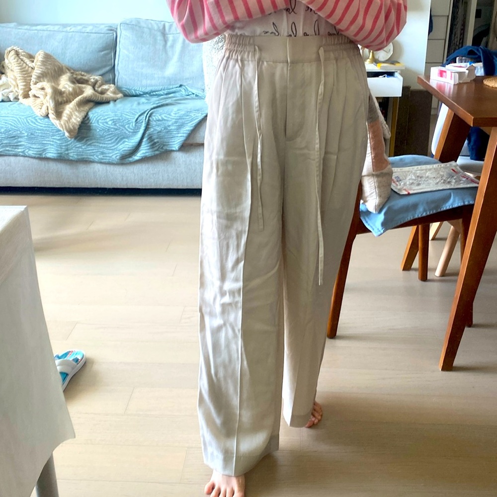 Club Monaco lightweight Flowy Pants